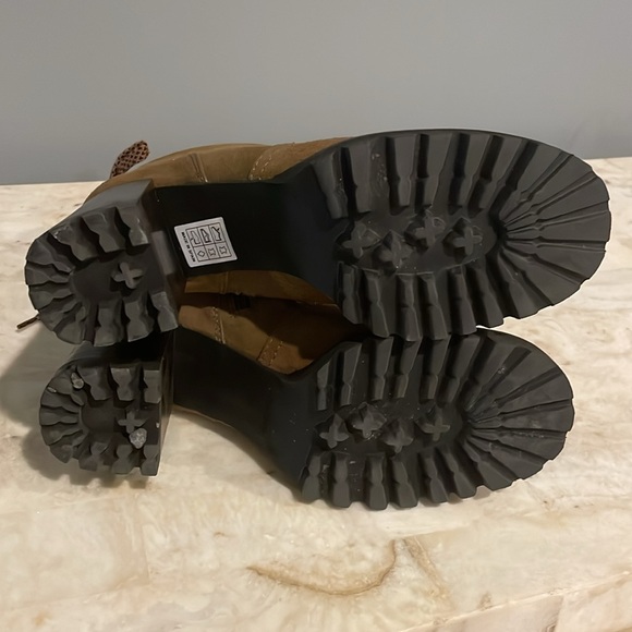 Chloe suede bootie - Picture 9 of 12